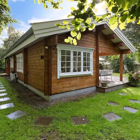 Idyllic Wooden Lumber House 300m From Water Vig